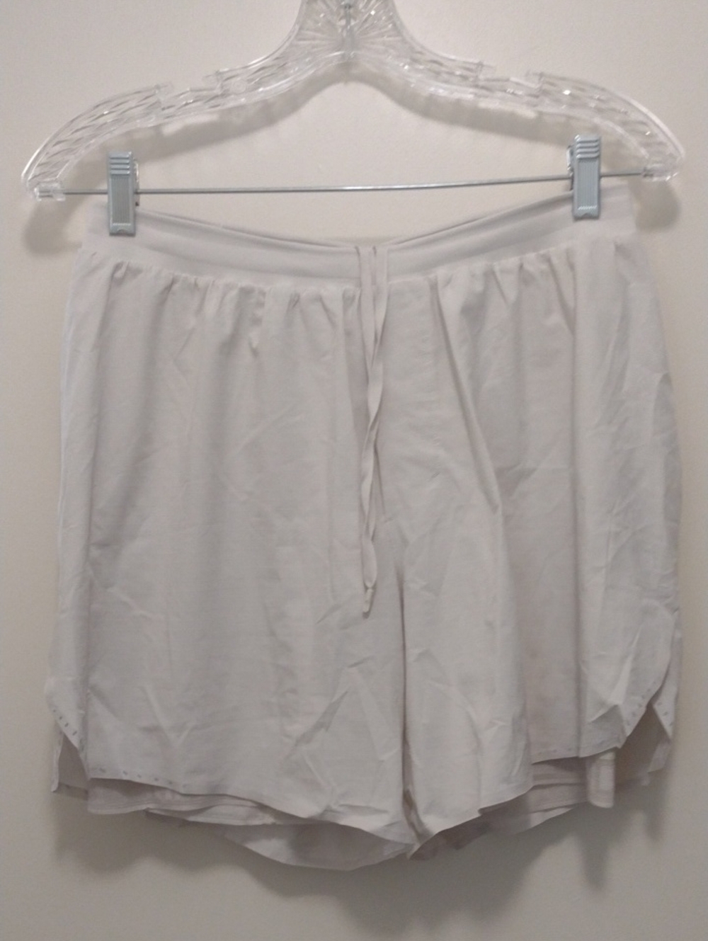 Lululemon Men's Cream Drawstring Running Shorts (J1176)